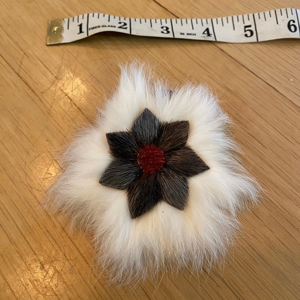 Sealskin and rabbit fur hair elastic